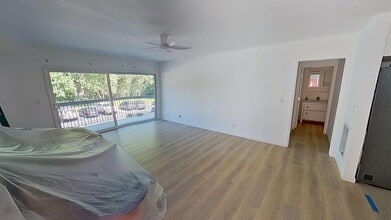 Building Photo - Amazing One Bedroom/ One Bath La Goleta Condo