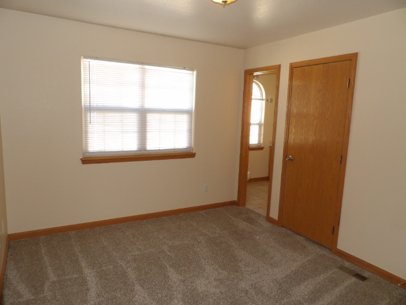 Building Photo - 7367 Carlin Grv