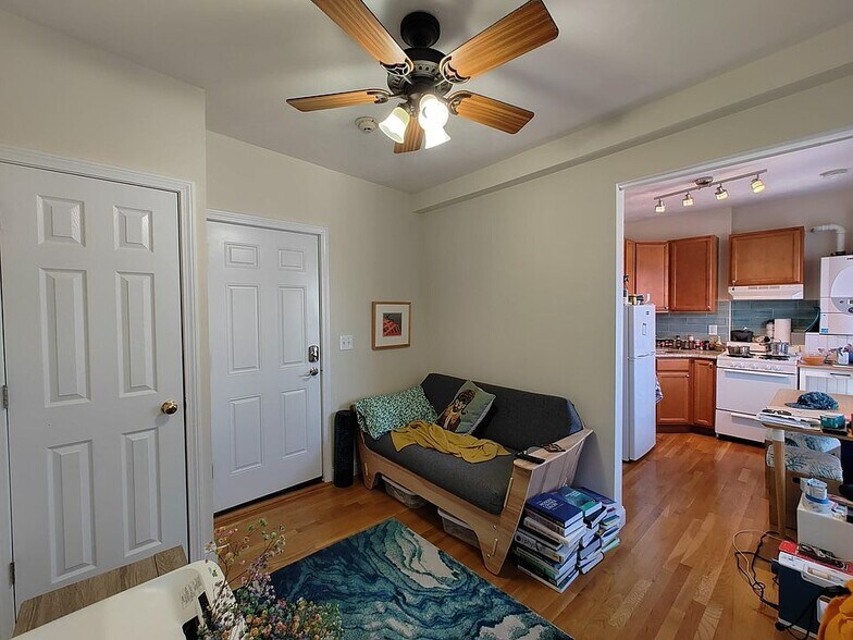 *Pictures are representative samples of the advertised unit. In some cases, the actual units you to - 955 Cambridge St
