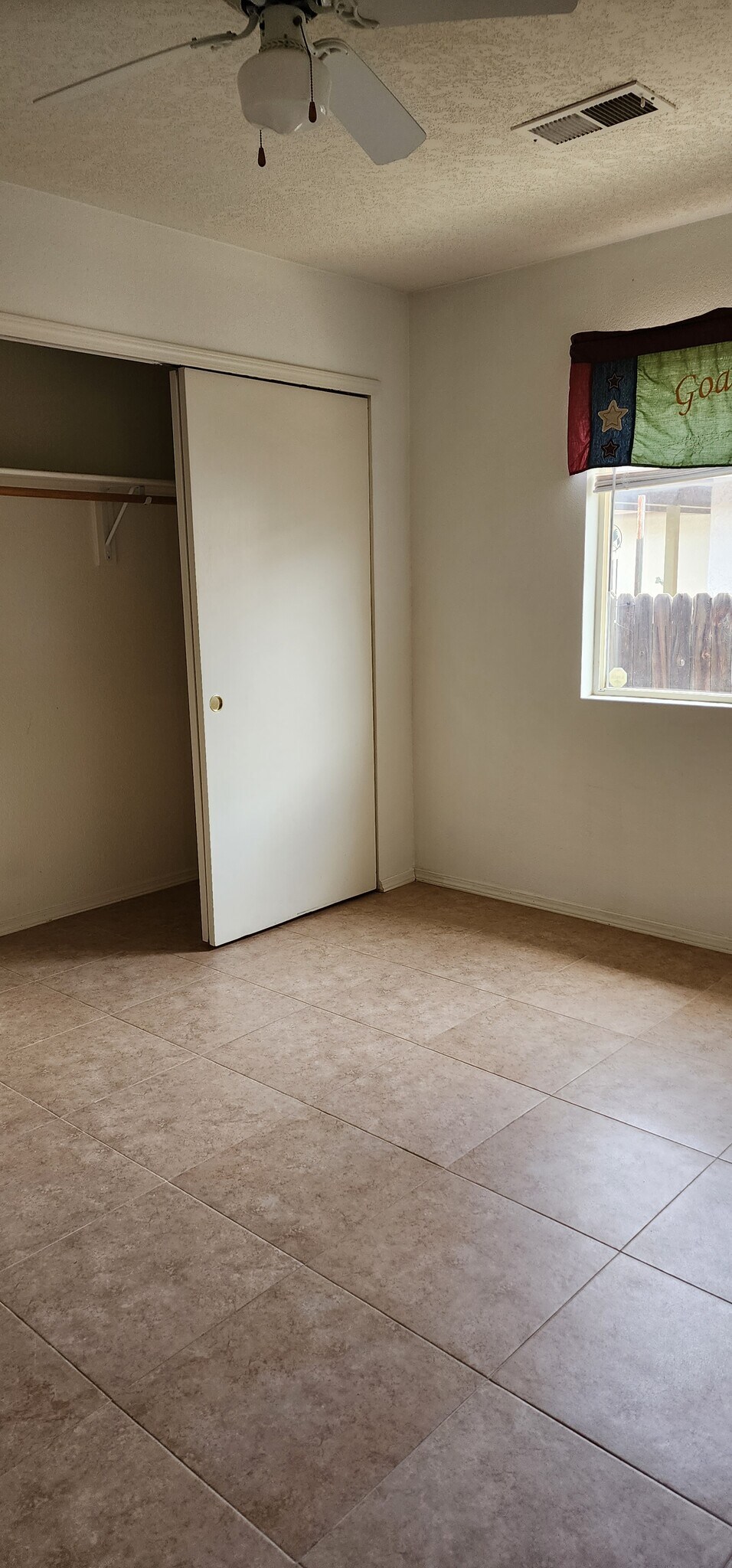 Building Photo - 7109 Tourmaline Rd NE