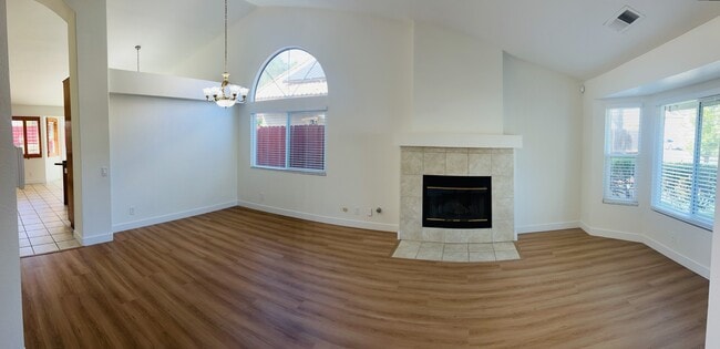 Building Photo - 24555 Camino Meridiana