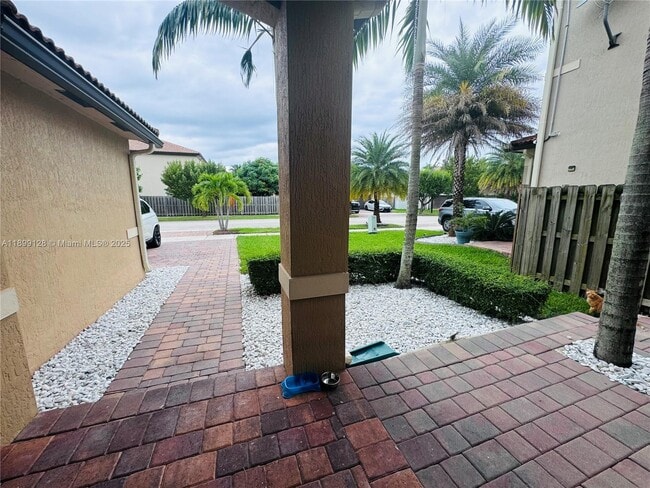 Building Photo - 25001 SW 118 Ct