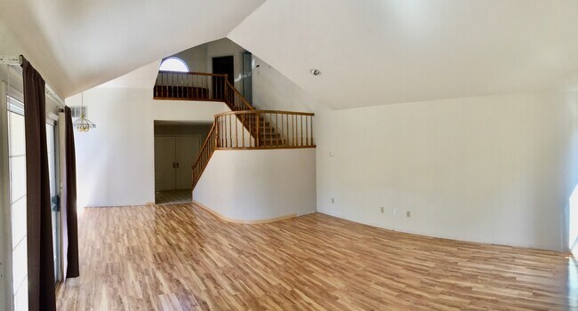 Building Photo - 637 Tami Way