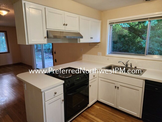 Building Photo - Beautiful 3 Bedroom Home in Southeast Eugene