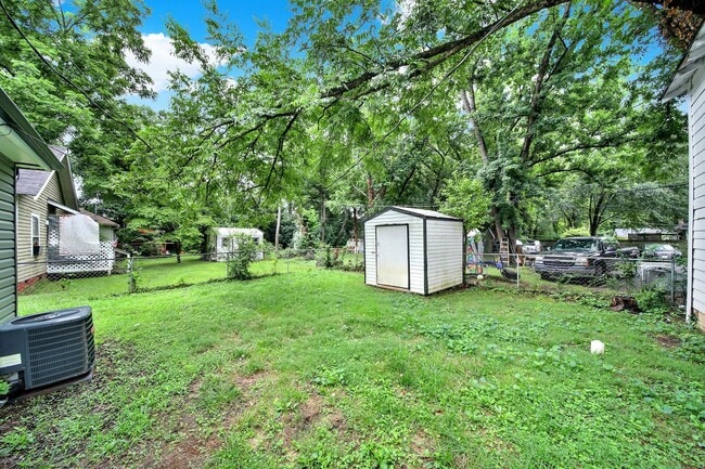 Building Photo - Recently Renovated 2 Bedroom Home in Rock ...