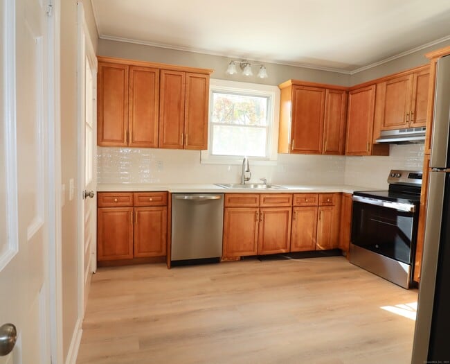 Building Photo - 154 Hawthorne Ave