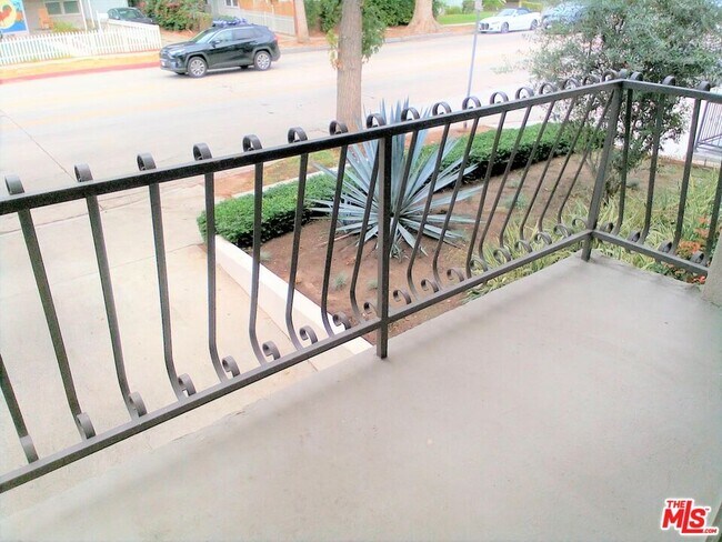 Building Photo - 11230 Camarillo St