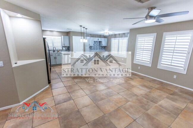 Building Photo - 10234 E Carol Ave