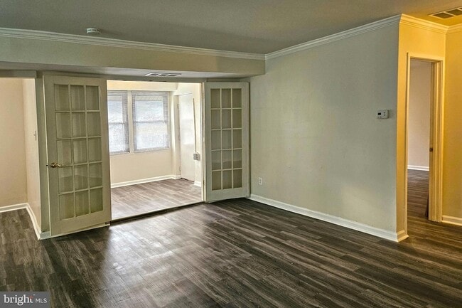 Building Photo - 9639 White Acre Rd