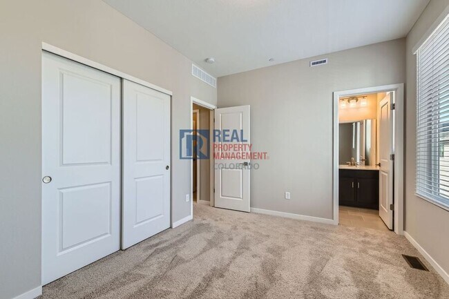 Building Photo - 1759 Peak Lp