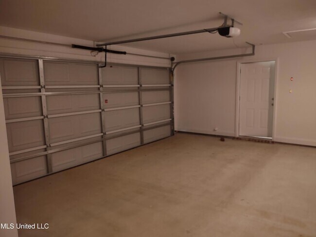 Building Photo - 599 Westfield Dr