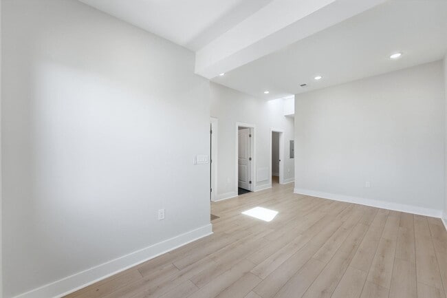 Building Photo - 1205 Hillside Pl