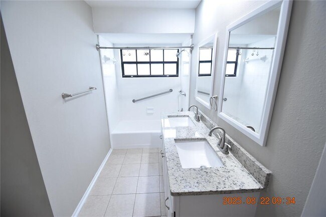 Building Photo - 1455 Ridgelane Cir S