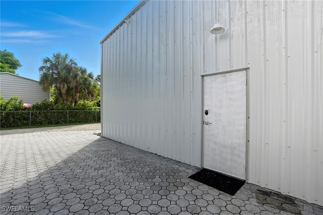 Building Photo - 6070 Lancewood Way