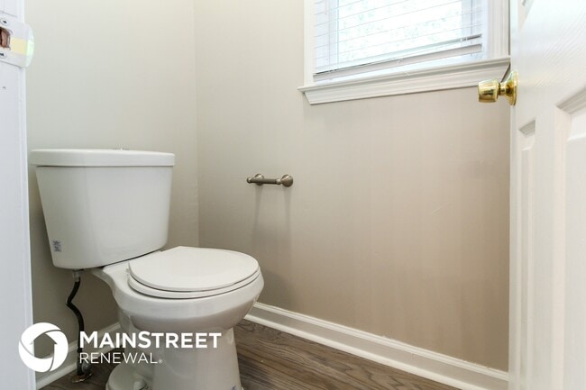 Building Photo - 530 Riverbirch Trce