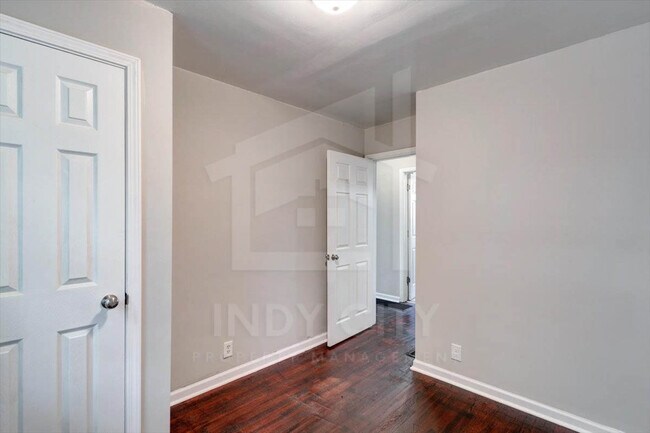 Building Photo - 3422 Kinnear Ave