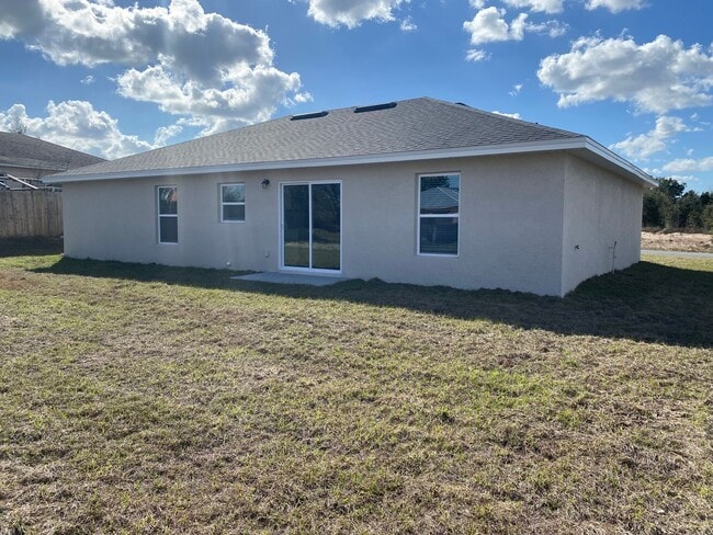 Building Photo - Desirable SW Ocala Neighborhood, 3/2/2 **W...