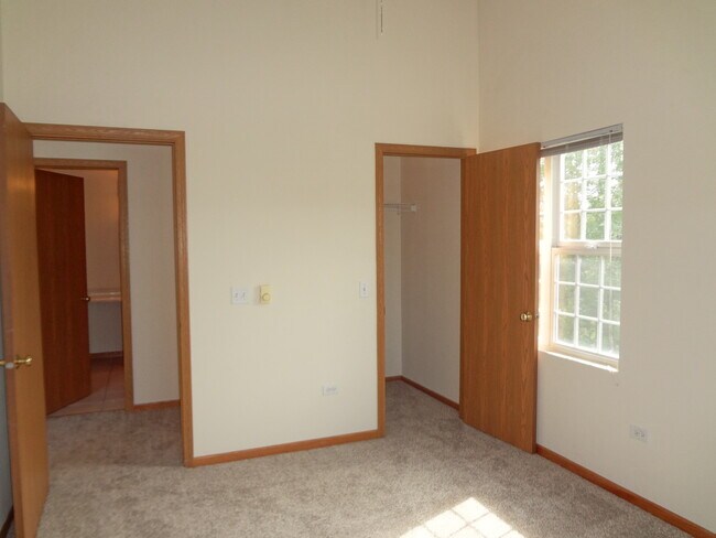 Building Photo - 1412 W Clear Water Cir
