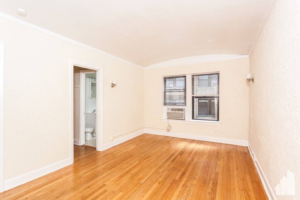 Building Photo - 537 W Arlington Pl