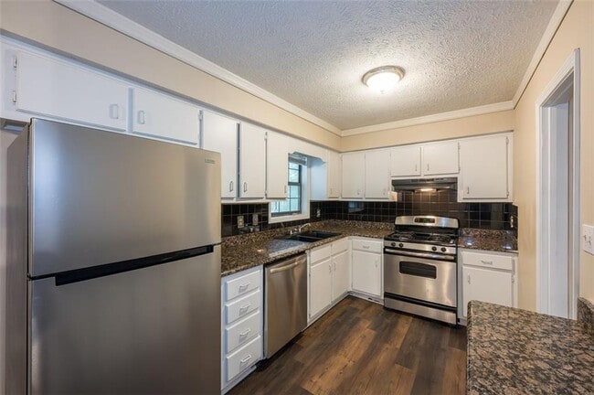 Building Photo - 3038 Courtney Dr