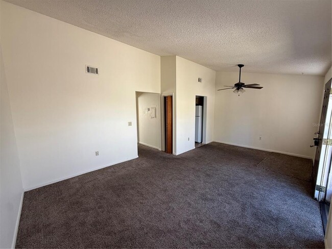 Building Photo - 3032 SE 5th Terrace