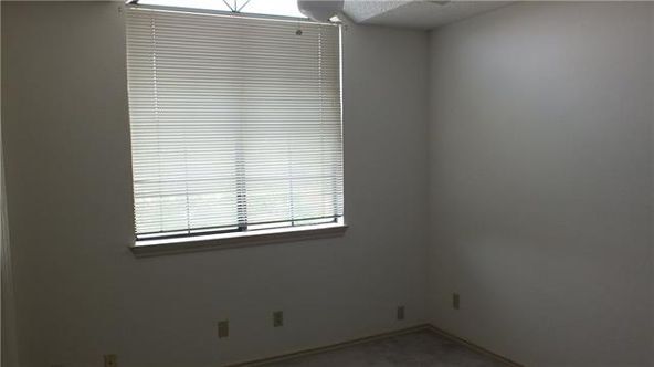 Building Photo - 2401 Brooke Ct