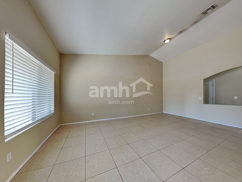 Building Photo - 8508 W Hazelwood St