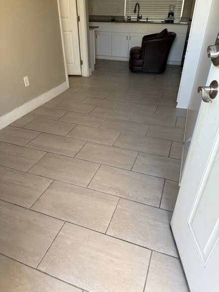 Building Photo - 4212 Las Lomas Ave