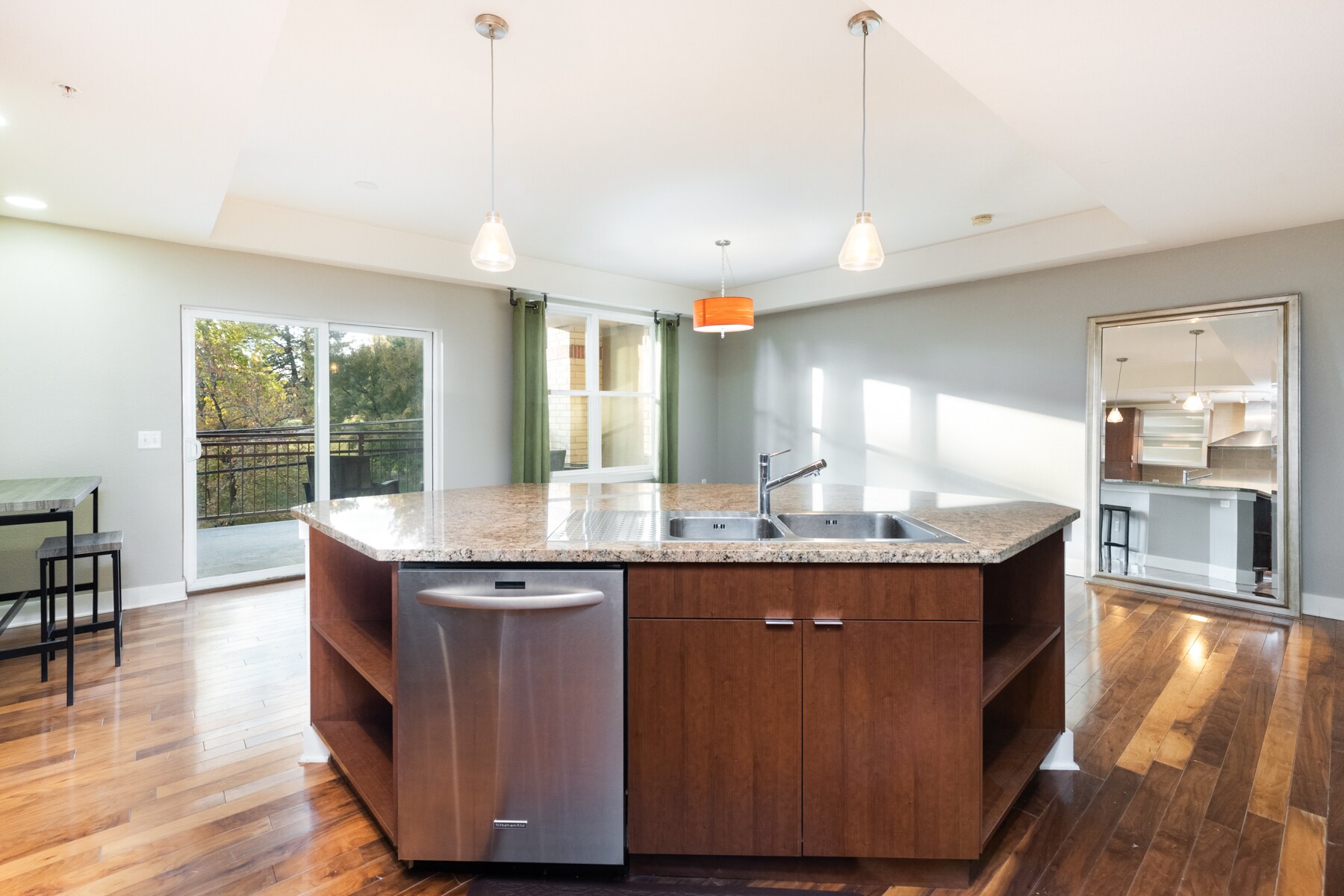 stainless steel appliances - 2240 N Clay St