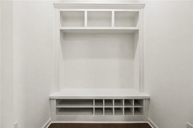 Building Photo - 5510 Bower Pl