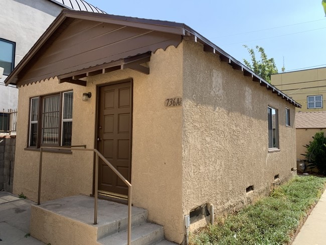 Building Photo - 736 Marine St