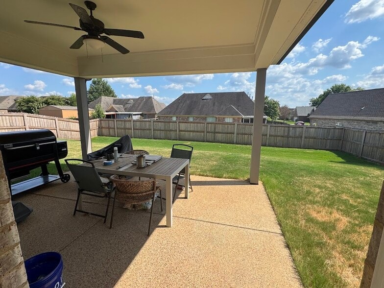 Covered Patio - 2533 Darlene St