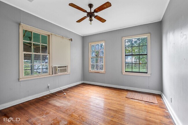 Building Photo - 217 Boulevard Pl