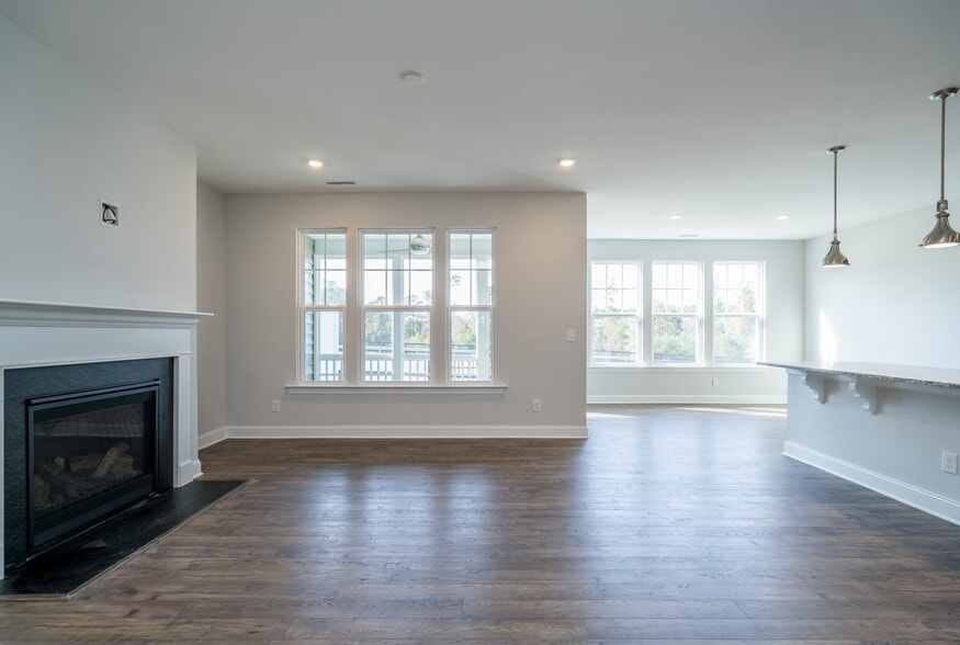 Building Photo - 304 Shale Creek Dr