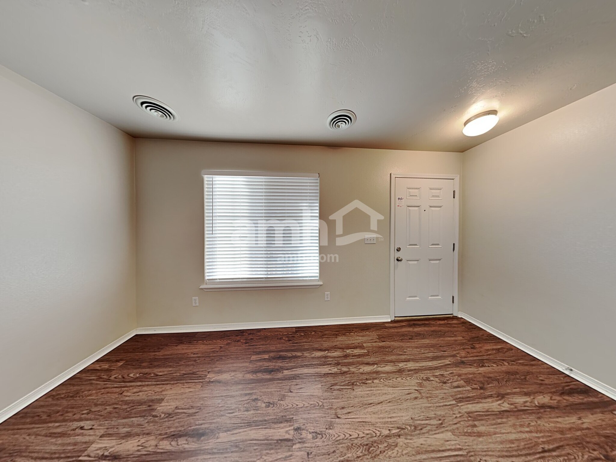 Building Photo - 220 Archer Rd