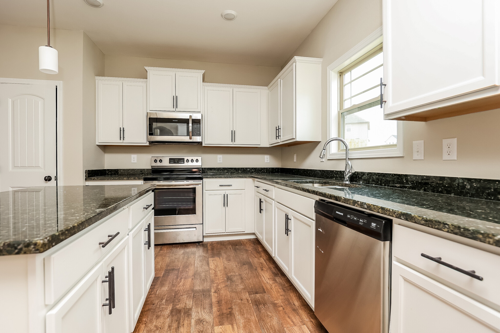 Building Photo - 1205 Black Oak Cir