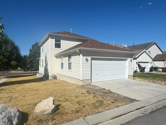 Building Photo - 3952 Dodge St