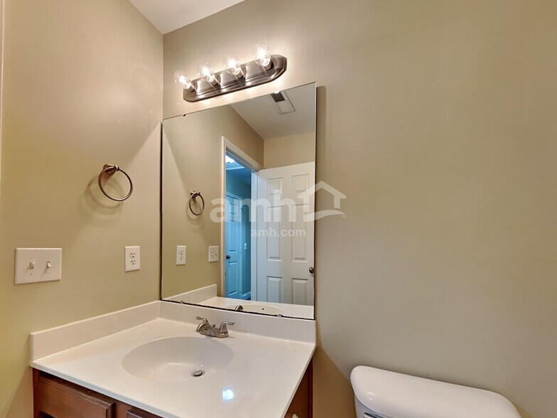 Building Photo - 284 Killarney Trl