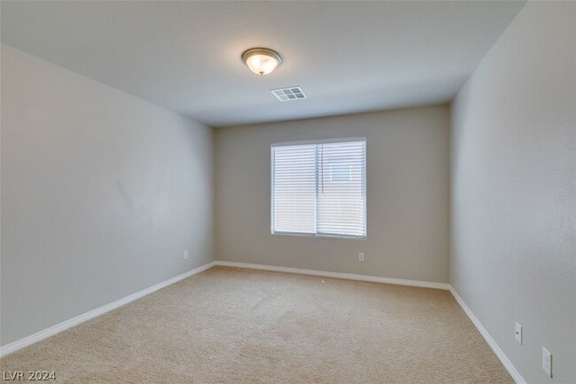 Building Photo - 945 Willow Berry Ave