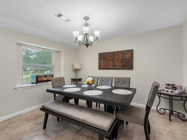 Building Photo - 12701 Manorwood Ln