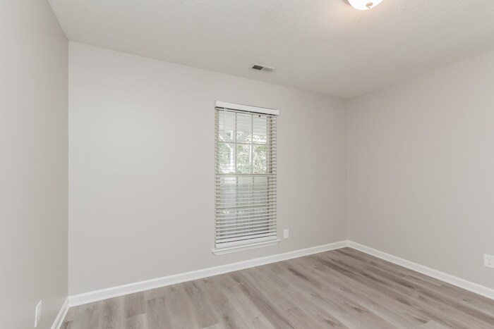 Building Photo - 4726 Butterwick Ln