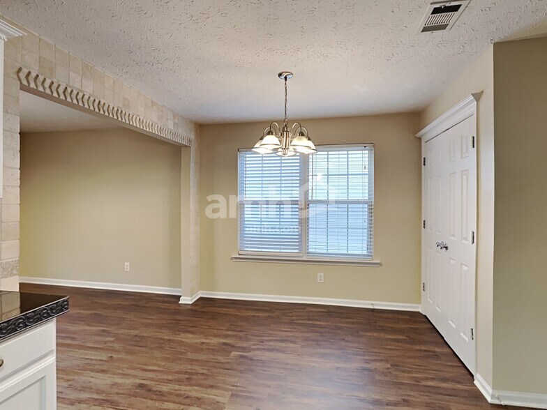 Building Photo - 3860 Charlton Ives Dr NW