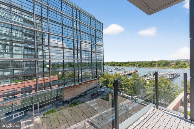Building Photo - 45 Sutton Square SW
