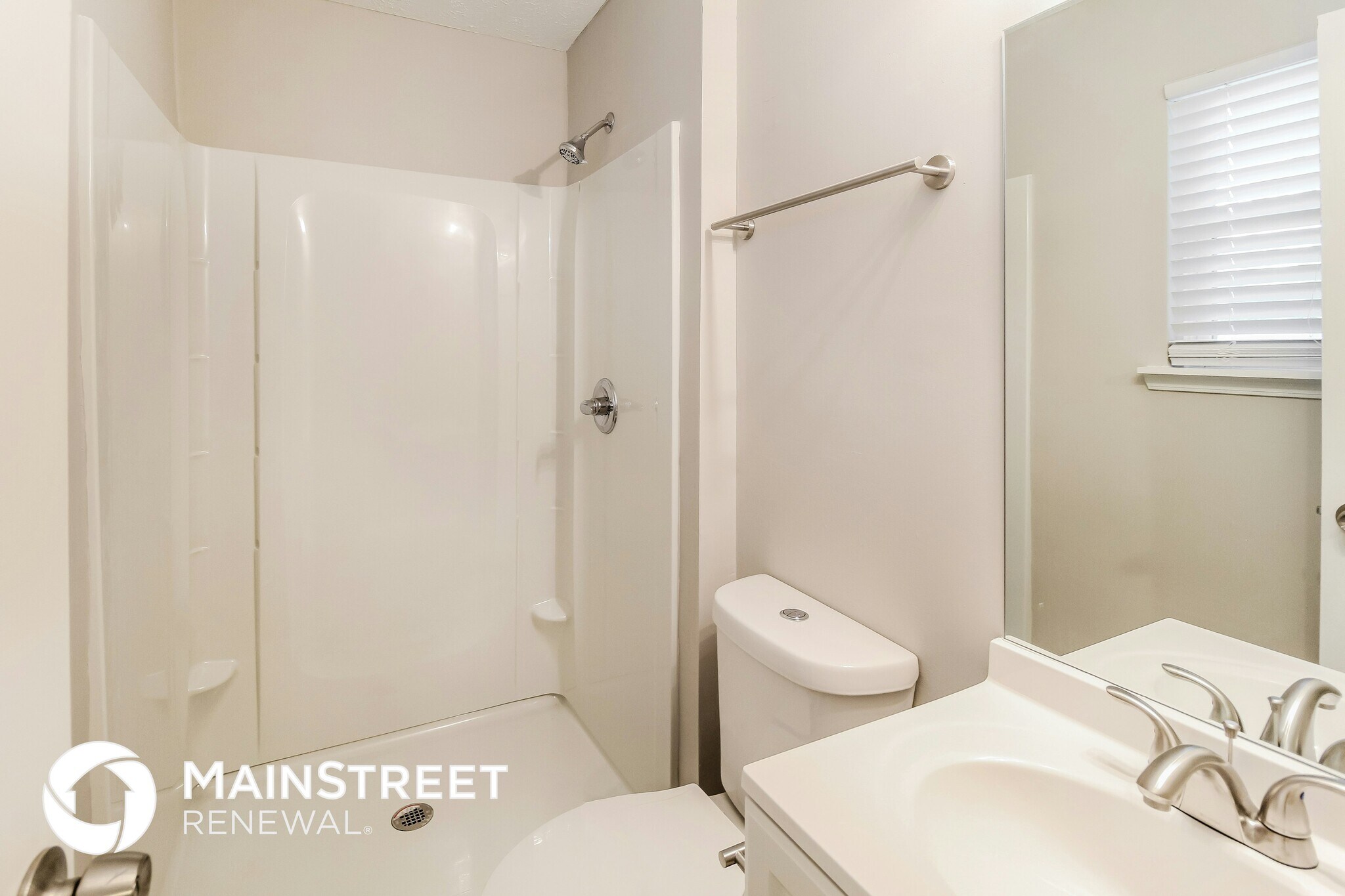 Building Photo - 635 Lakeridge Cir SE