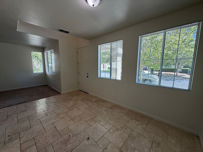 Building Photo - Large Corner Lot