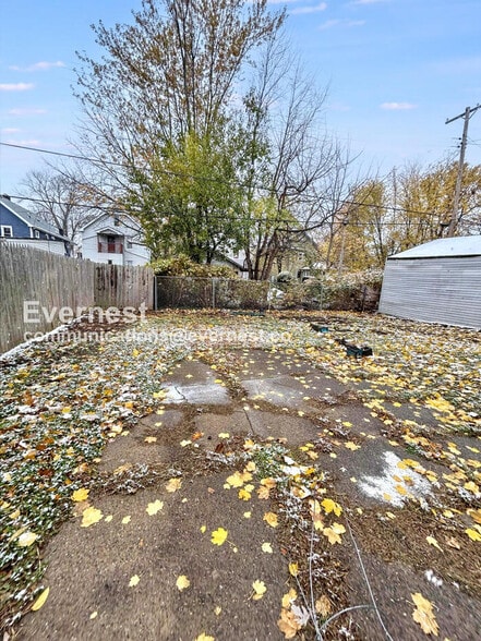 Building Photo - 1334 W 89th St