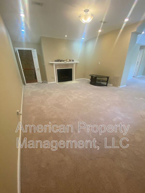 Building Photo - 6004 S Atlanta Ct