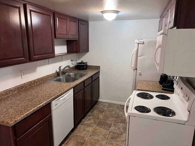 Primary Photo - Aspen Square Apartments
