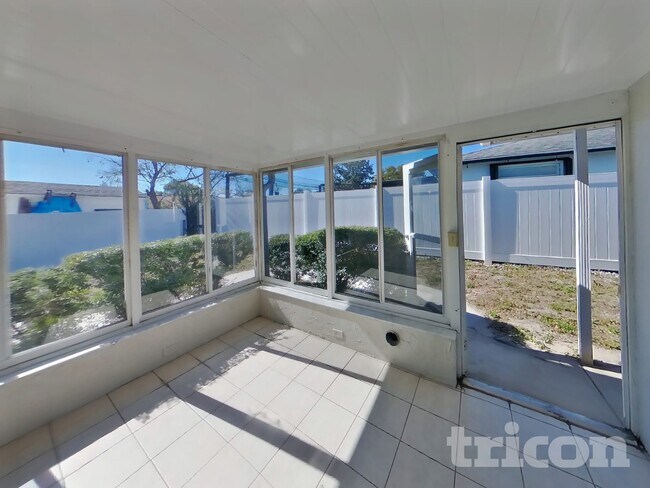 Building Photo - 6320 Moog Rd