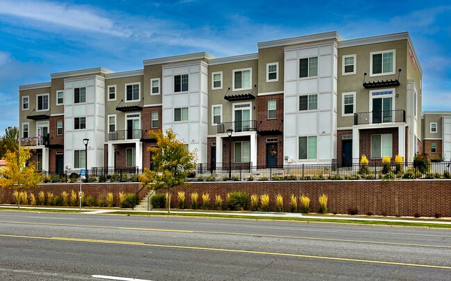 Primary Photo - Parkview Townhomes